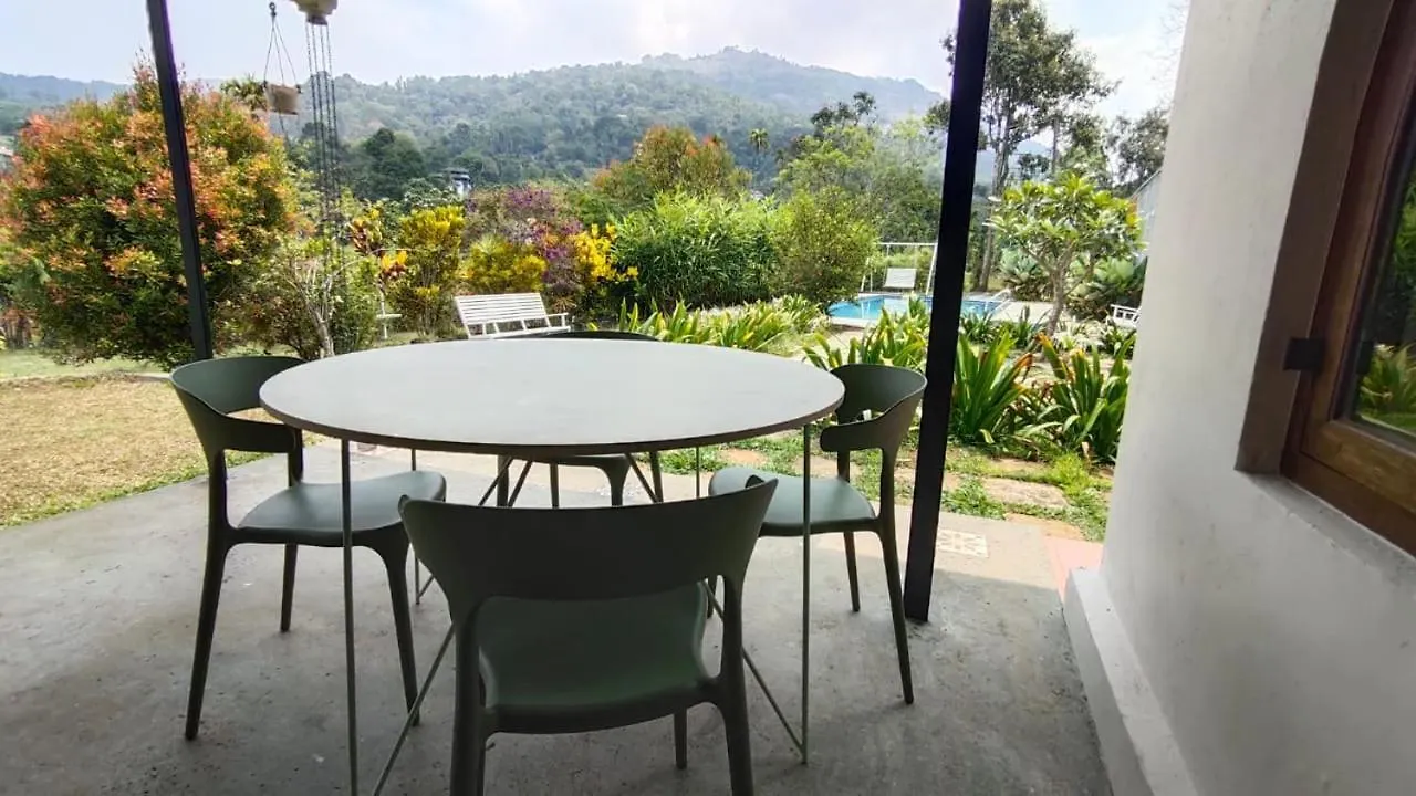 **** Otel Pathaayam Farm View Home Kalpatta Hindistan